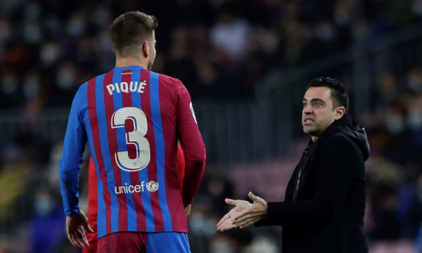 Xavi lojtarëve të Barçës: “A ka dikush që s’beson se ne do ta mposhtim Bayernin?”
