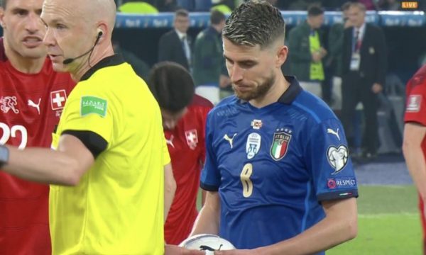 Italia barazon me Zvicrën, Jorginho sërish fytyra tragjike