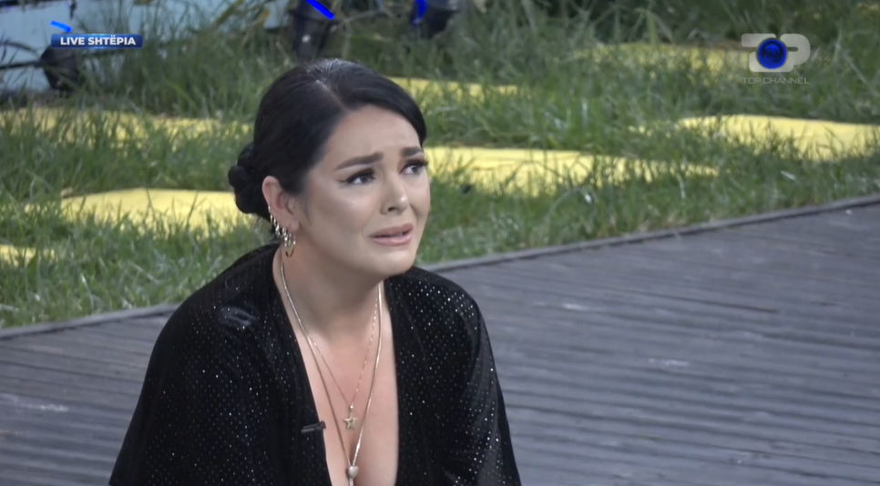 Fifi qan përsëri pas përballjes me Arditin, i kërkon falje me ngulm atij