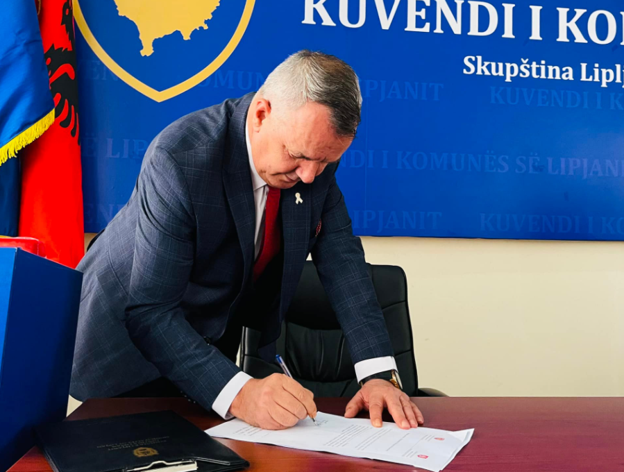 Imri Ahmeti betohet si Kryetar i Komunës së Lipjanit