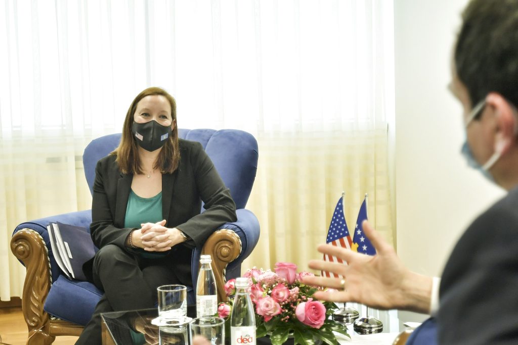 Kurti takohet me Montgomeryn, theksohet lidhja e fortë personale që Biden ka me Kosovën