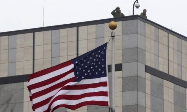 Ambasada Amerikane thirrje qytetarëve: Raportoni Policinë, Prokurorinë, mediat për parregullsi në zgjedhje