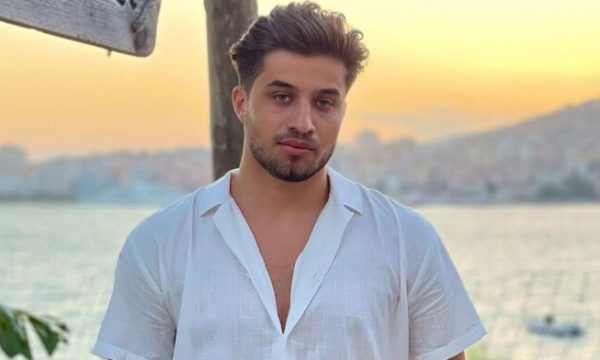 Bashkimi refuzon për takim vajzën më simpatike në Për’puthen