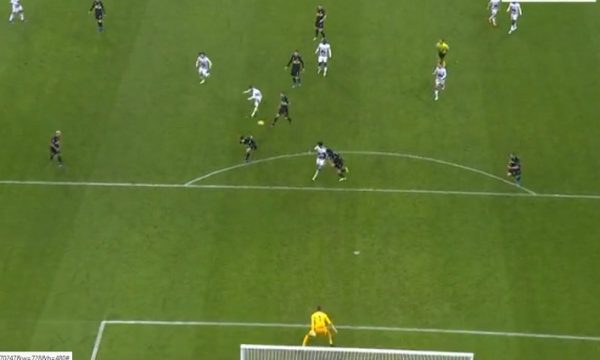 Mertens e kthen Napolin në lojë kundër Interit me gol të jashtëzakonshëm