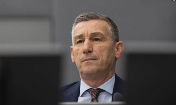 Drejtori i Policisë së Kosovës jep garancinë për mbajtjen e Kadri Veselit në arrest shtëpiak
