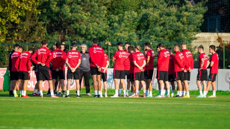 Kombëtarja mbërrin në Shqipëri pas humbjes nga Anglia, lista e ekipit pëson ndryshime para Andorrës