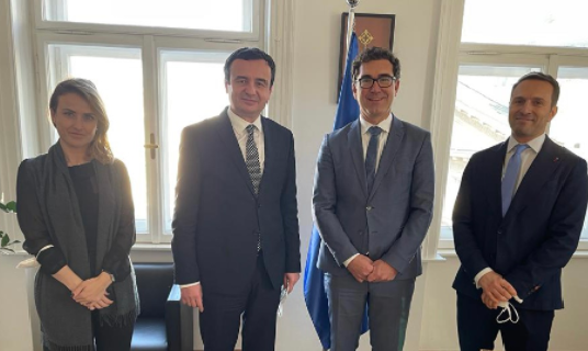 Kryeministri Kurti takoi përfaqësues të Komunitetit të Energjisë