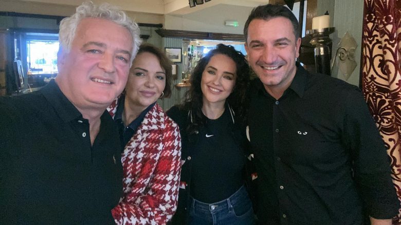 Erion Veliaj takohet me familjen e Rita Orës në Londër