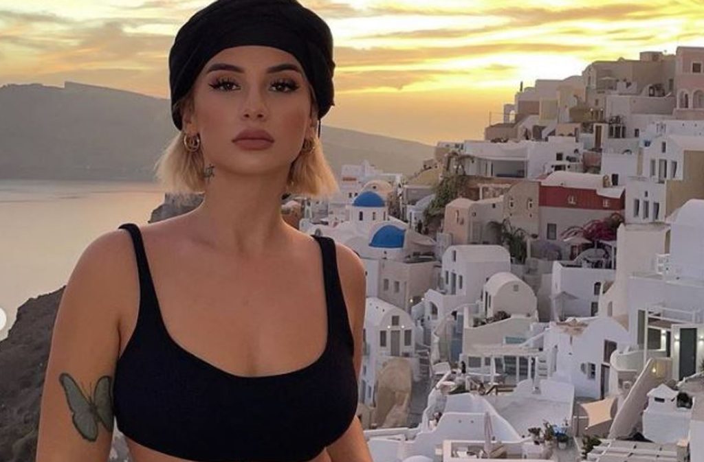 Rina takon aktoren me famë botërore në Greqi