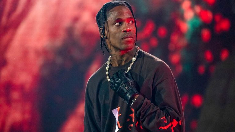 Shtëpia e modës ‘Dior’ të shqetësuar për bashkëpunimin me Travis Scott