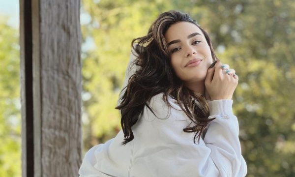 Xhensila me stil ndryshe, ngjason me Elisabeth Taylor