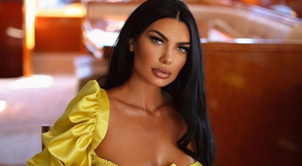 Zaimina realizon fotosesion me vajzën gjatë shtatzanisë së dytë