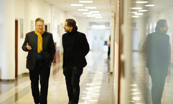 Ambasadori britanik i shkon në zyre Ramës, dakordohen për bashkëpunim