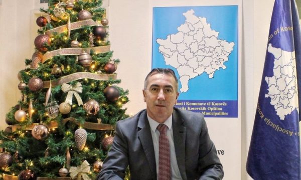 Ibrahimi: Ministri i Shëndetësisë po i dërgon praktikat e mira në USA