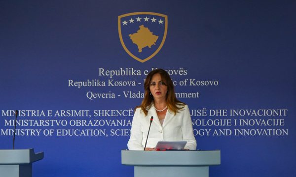 Nagavci: Shkollat synohet të mbahen hapur, pavarësisht rritjes së rasteve