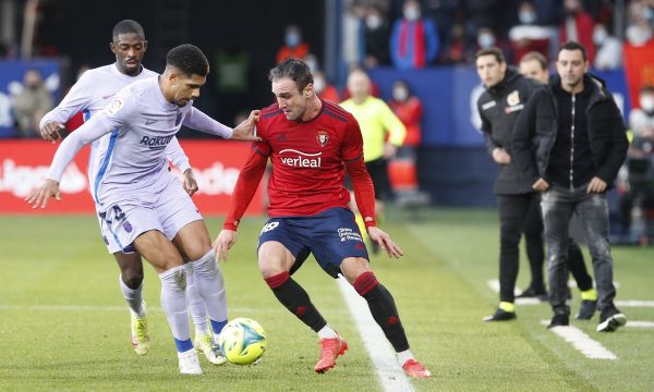 Osasuna e ndal Barcelonën me një gol të vonshëm