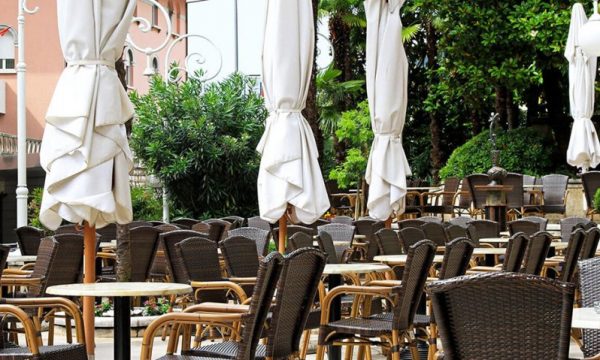 Gastronomët qeverisë: Reflektoni shtetet kanë numër më të madh të rasteve dhe po punojnë me kapacitet të plotë