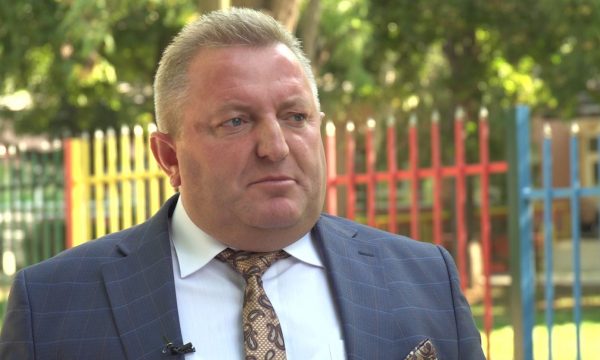 Hisen Berisha pas sanksioneve të ShBA-së: Ftoj Kurtin të heqë dorë nga gjuha e arrogancës