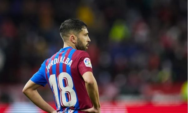 Edhe Jordi Alba rezulton pozitiv me COVID-19