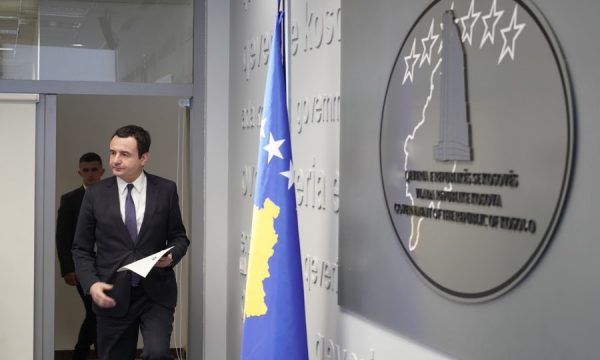 Kryeministri Kurti mirëpret emërimin e Stuart Peach si Emisar Special të Britanisë për Ballkanin Perëndimor