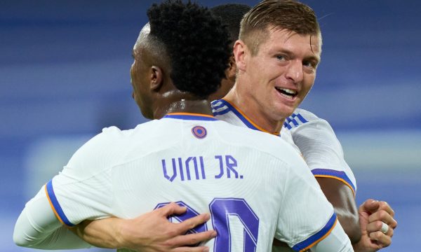 Real Madridi e mundi pastër Interin dhe kualifikohet si lider