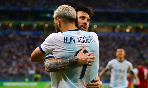 “Të dua shumë miku im” – Messi i shkruan letër prekëse Agueros pas pensionimit