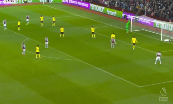 Mbrojtësi i Chelseat shënon autogol të paparë, Aston Villa në epërsi