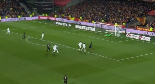 Gabim amatoresk i Navasit, Lens kalon në epërsi ndaj PSG-së