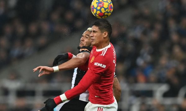 Newcastle e merr një pikë të artë përballë Man Utd