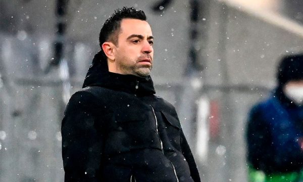 Xavi vendos në shitje tre yjet e Barcelonës