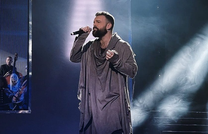 Momentet që ‘i shëruan zemrën’ Albanit gjatë performancës në Festivalin e Këngës