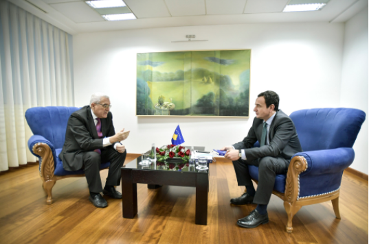 Kurti takohet me diplomatin Shaban Murati