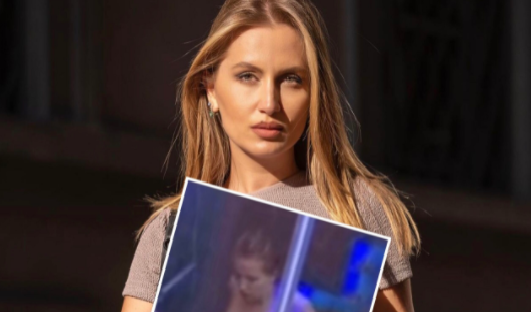 Beniada nuk pyet për kamera, shfaqet topless në dush