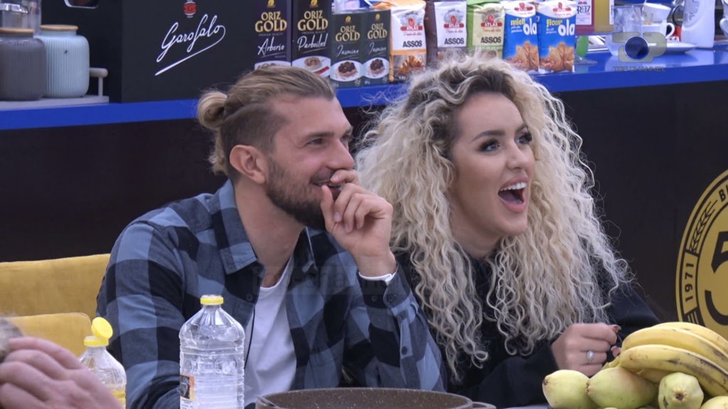 Krijohet çifti i ri në “BBV?! Claudio e puth Antonelën