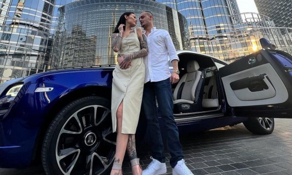 Dhurata unike që modelja ruse ia bëri Don Xhonit