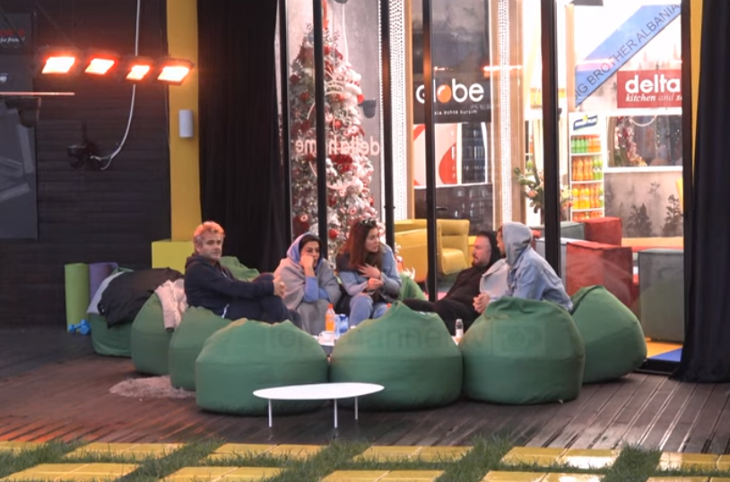 Banorëve s’po iu pëlqejnë veprimet e Einxhel: Nuk kënaqet asnjëherë