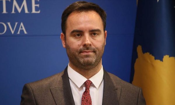 Konjufca: Zyrtarët nga Washingtoni e Brukseli kanë dalë prej binarëve të planit, e kanë Asociacionin në qendër