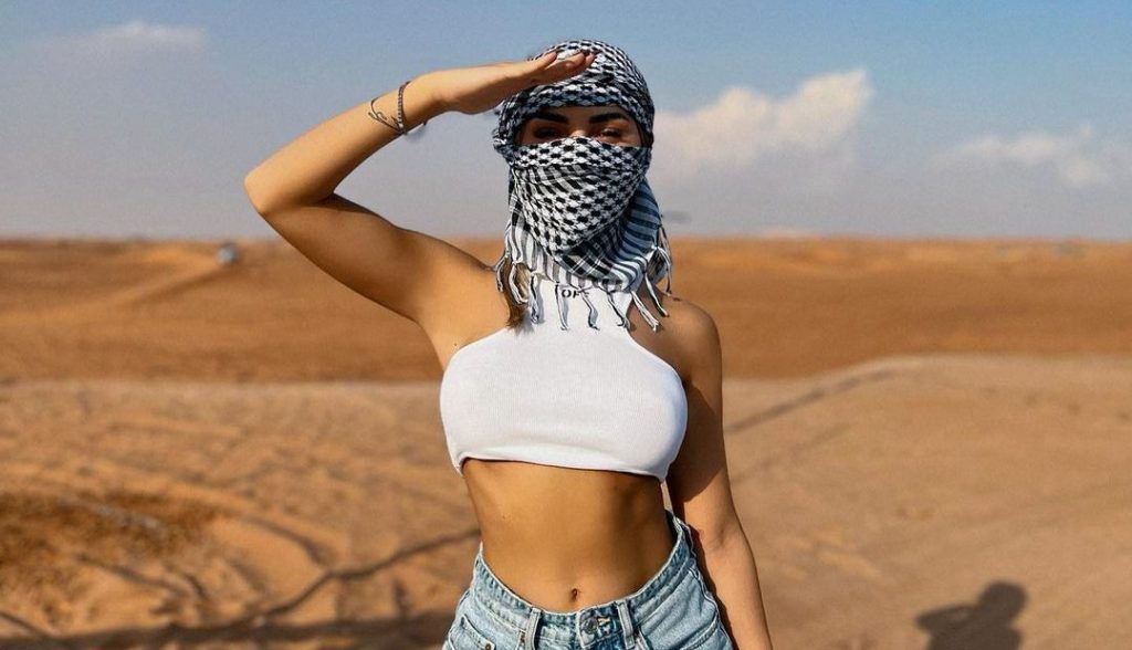 Kida nuk ka e ndërmend të kthehet, vazhdon të publikoj imazhe nga Dubai