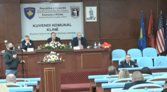 LDK merr kryesuesin në Klinë, ish-komandati i UÇK-së “s’e lëshon” këtë pozitë
