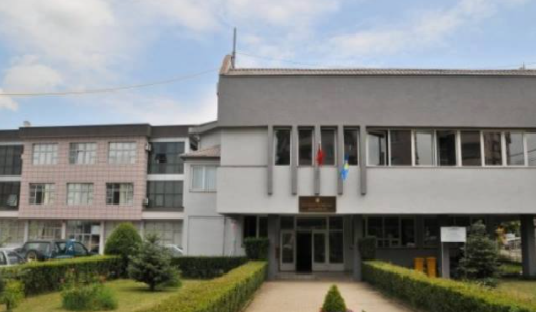 Reagon Komuna e Malishevës pas rastit në gjimnaz ku zv/drejtori ngacmoi seksualisht nxënësen