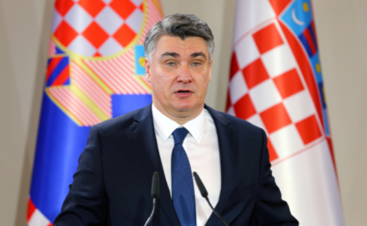 Presidenti kroat para Krishtlindjeve viziton Kosovën dhe pjesëtarët e KFOR-it kroat
