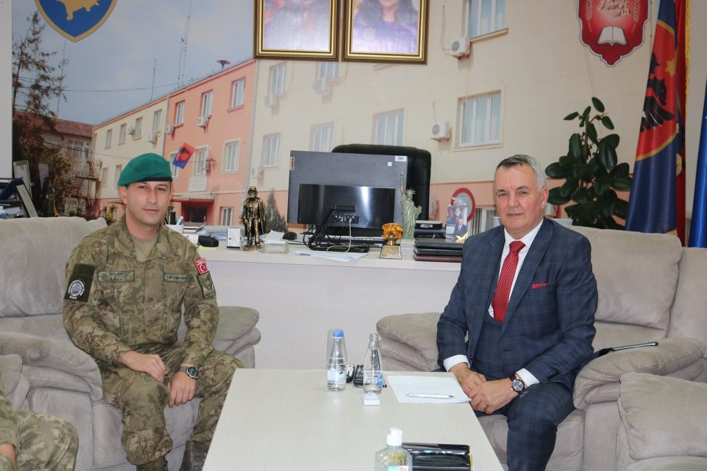 Kryetari Ahmeti takoi përfaqësuesit e KFOR-it Turk