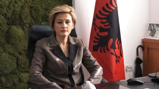 Kusari-Lila e arsyeton Kurtin: Përfaqësimin me fusnotë e gjeti, s’është vendim i tij