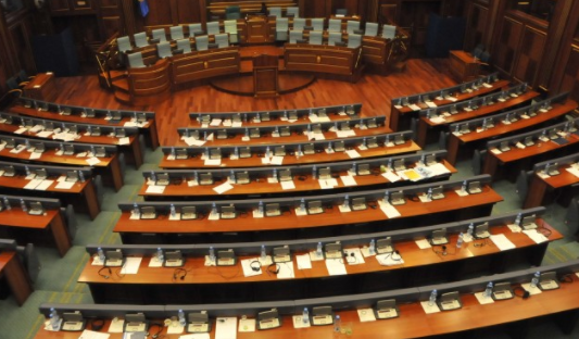 Vazhdon seanca e Kuvendit, debatohet për Ligjin e Pagave
