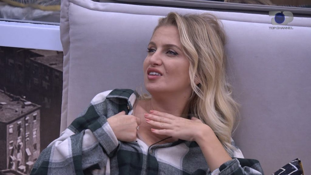“I bllokova thirrjet”, Beniada tregon debatin e ashpër me babain