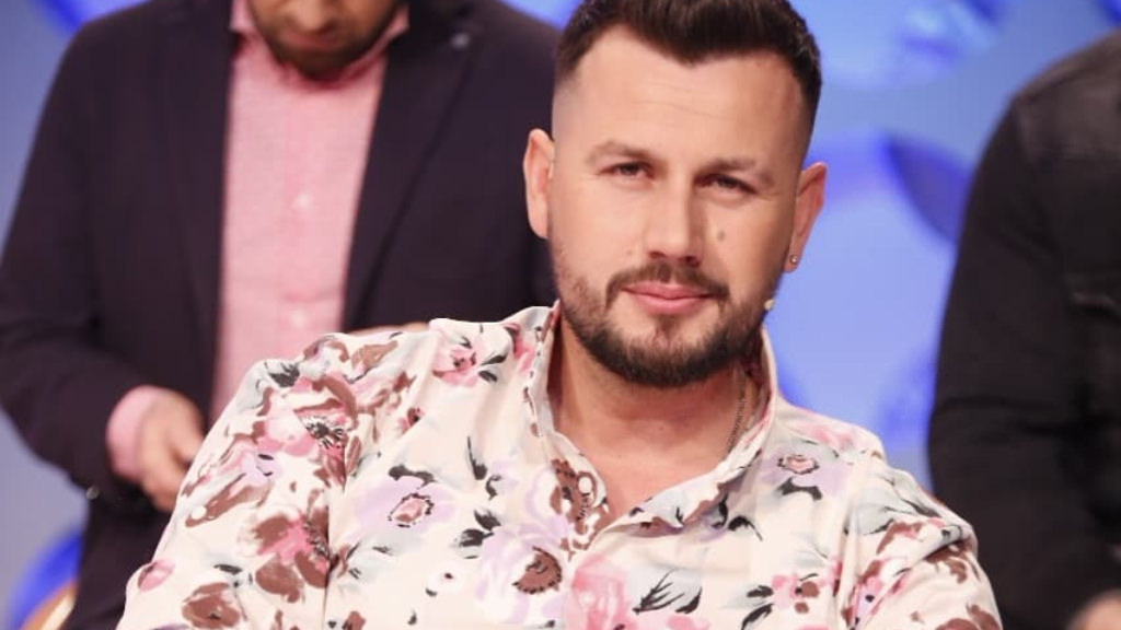 ‘Edhe pse jam e martuar për ty e lë burrin o yll’, Mevlani habit me përgjigjen ndaj ndjekëses