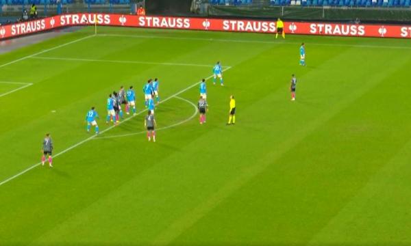 Tre gola në ndeshjen Napoli-Leicester, barazohet rezultat