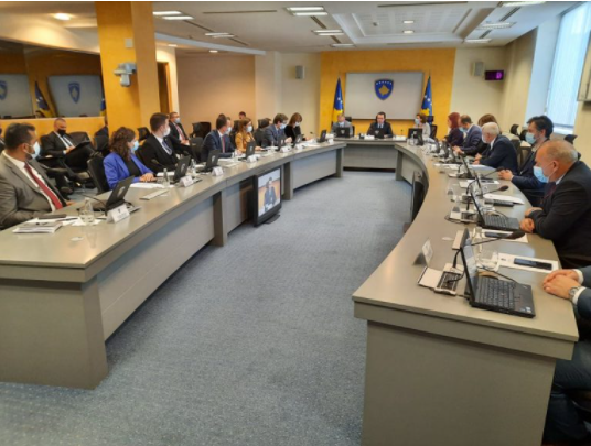 Ministri i Kurtit ngushëllim të ndier për nënën e Veselit: I fali vendit djem që luftuan për liri