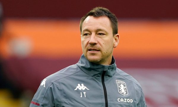 Chelsea synon ta rikthej Terryn në klub