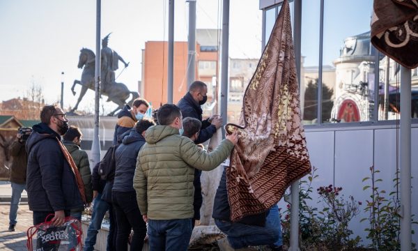 “Qeberia Kurti” – PSD-ja ia vendosin një emër tjetër qeverisë së Albin Kurtit